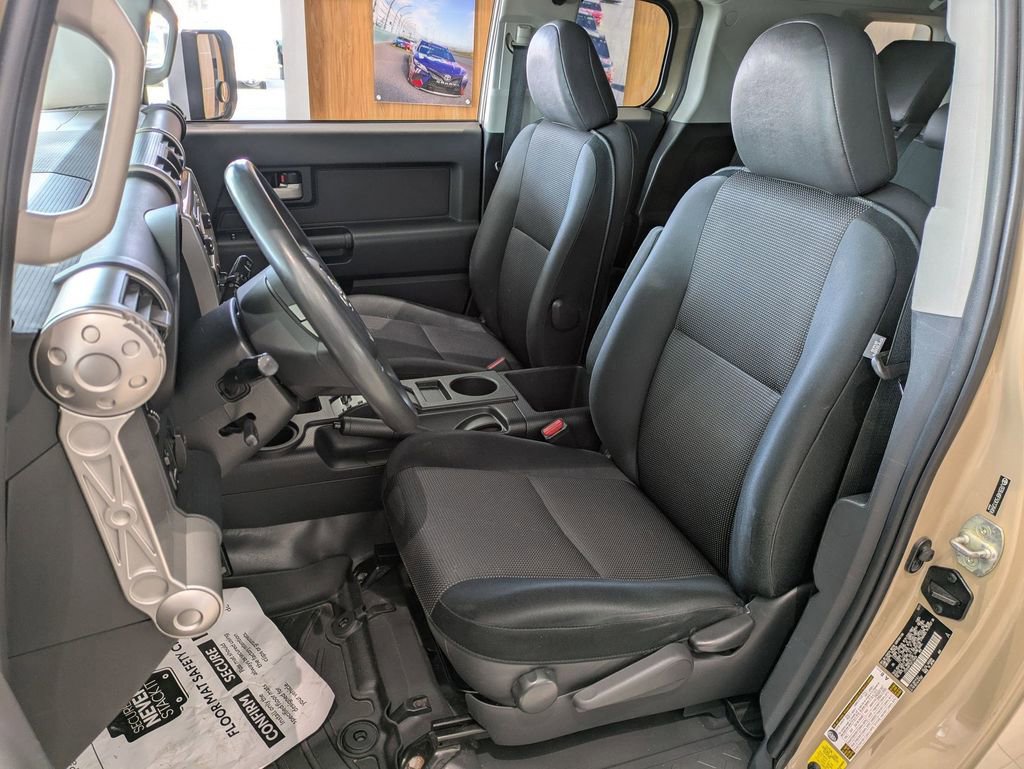 Used 2012 Toyota FJ Cruiser 4WD w/ Convenience Pkg image 8