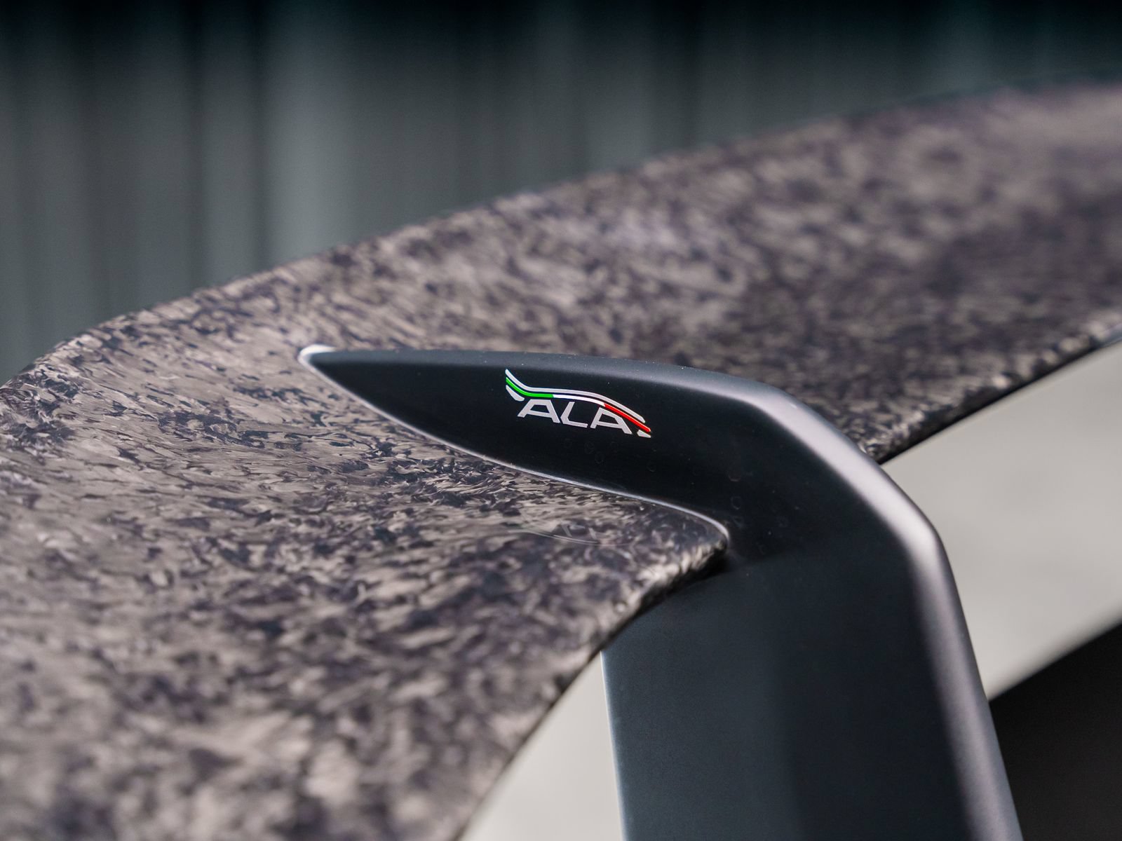 Used 2018 Lamborghini Huracan Performante AWD/4WD image 5