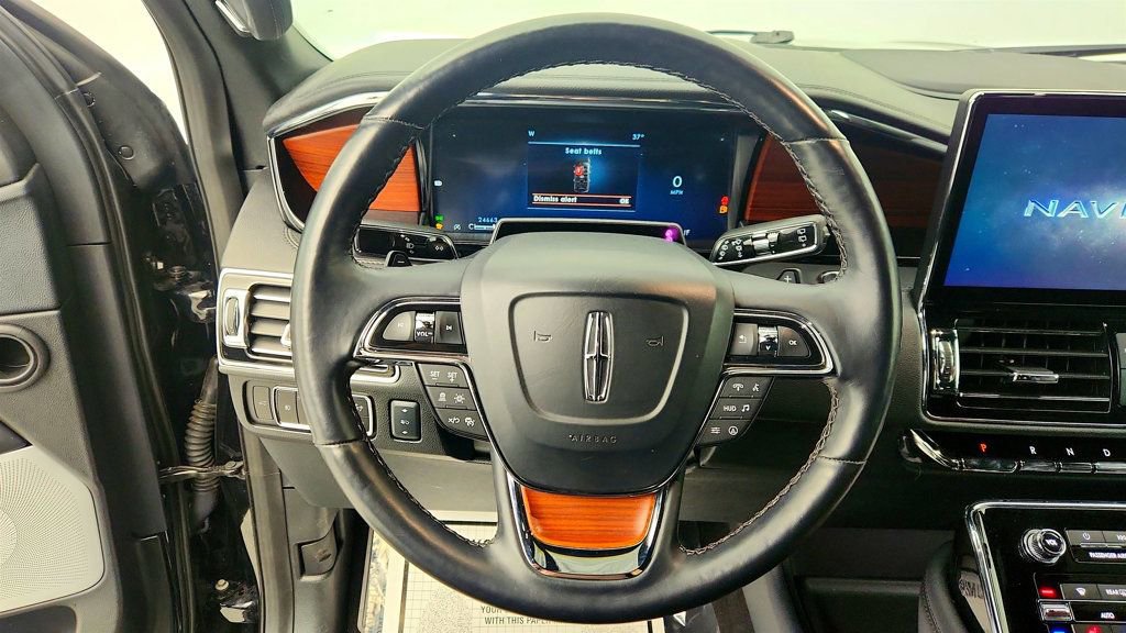 Used 2023 Lincoln Navigator Reserve AWD/4WD image 13