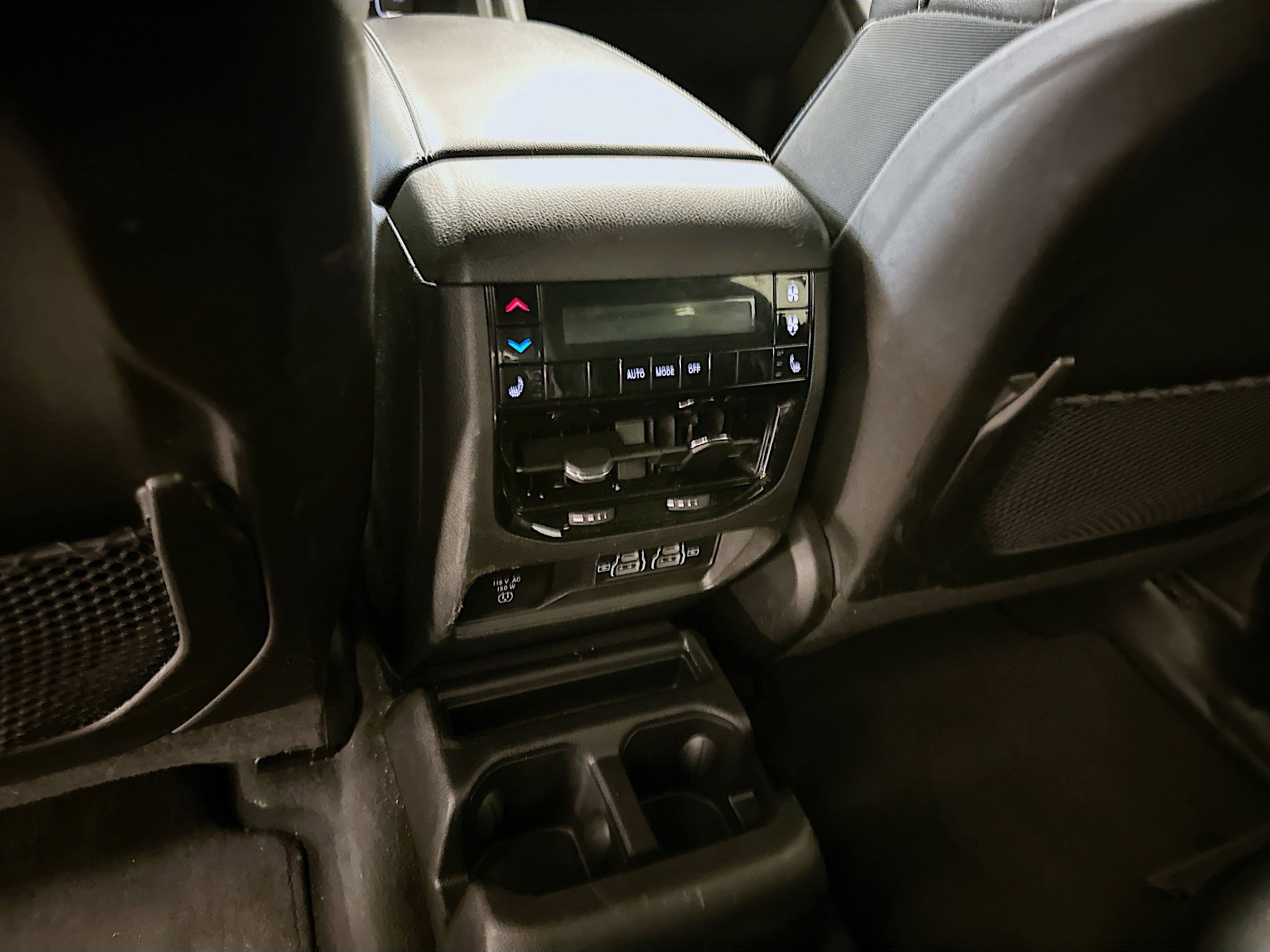 Used 2024 Jeep Grand Cherokee L Limited w/ Luxury Tech Group II image 29