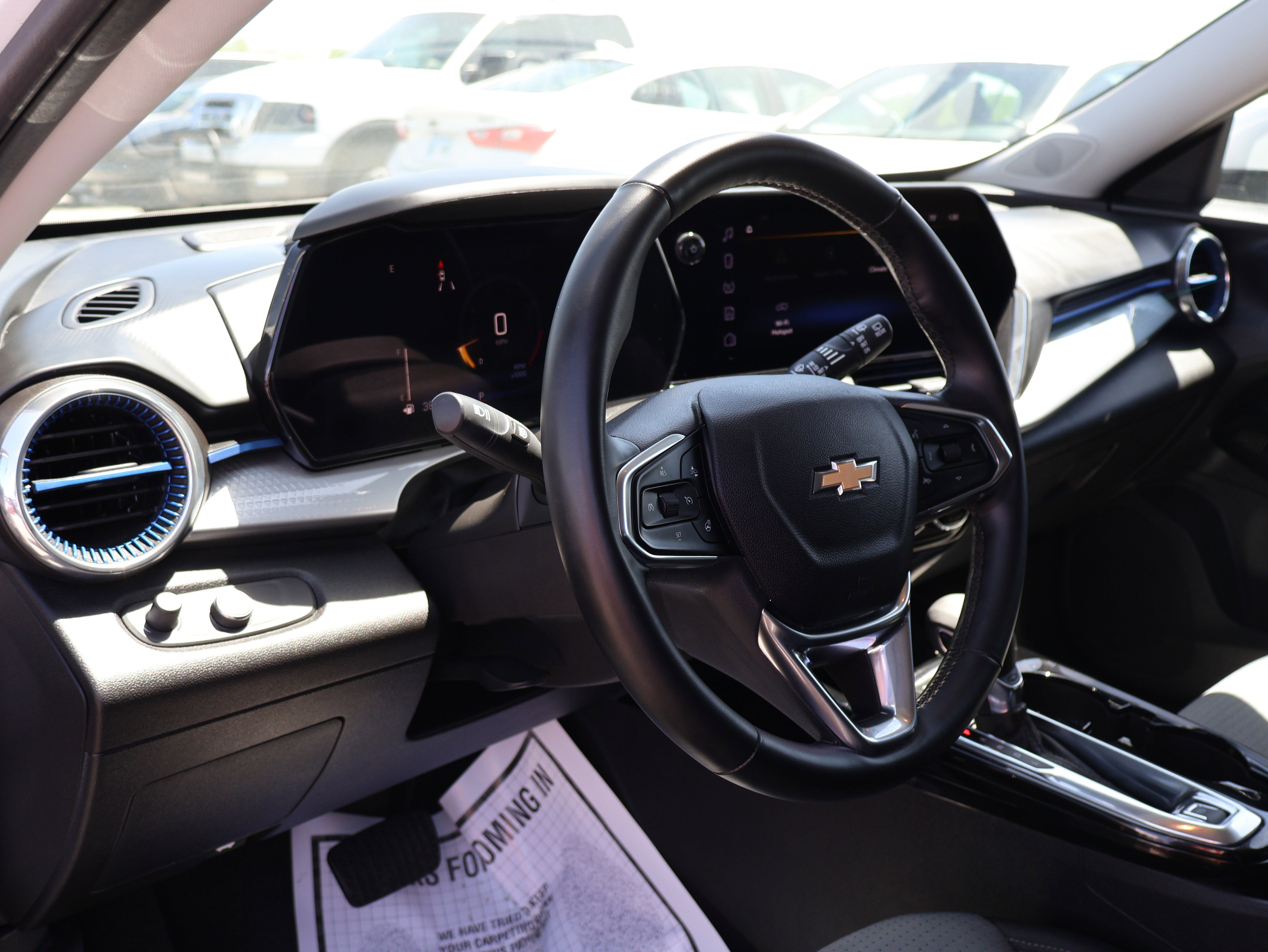 Used 2025 Chevrolet Trax LT w/ LT Convenience Package FWD image 21