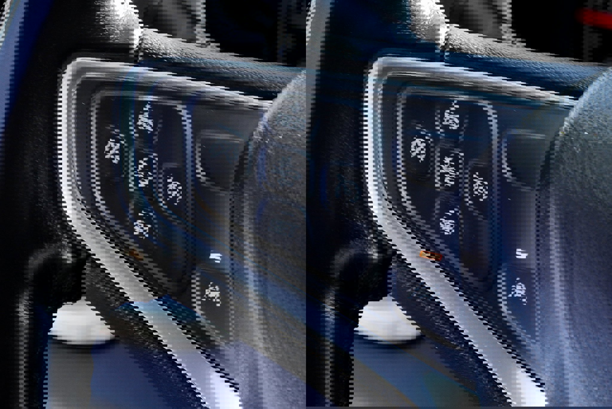 Used 2020 Chevrolet Equinox Premier w/ Premier Redline Edition image 33