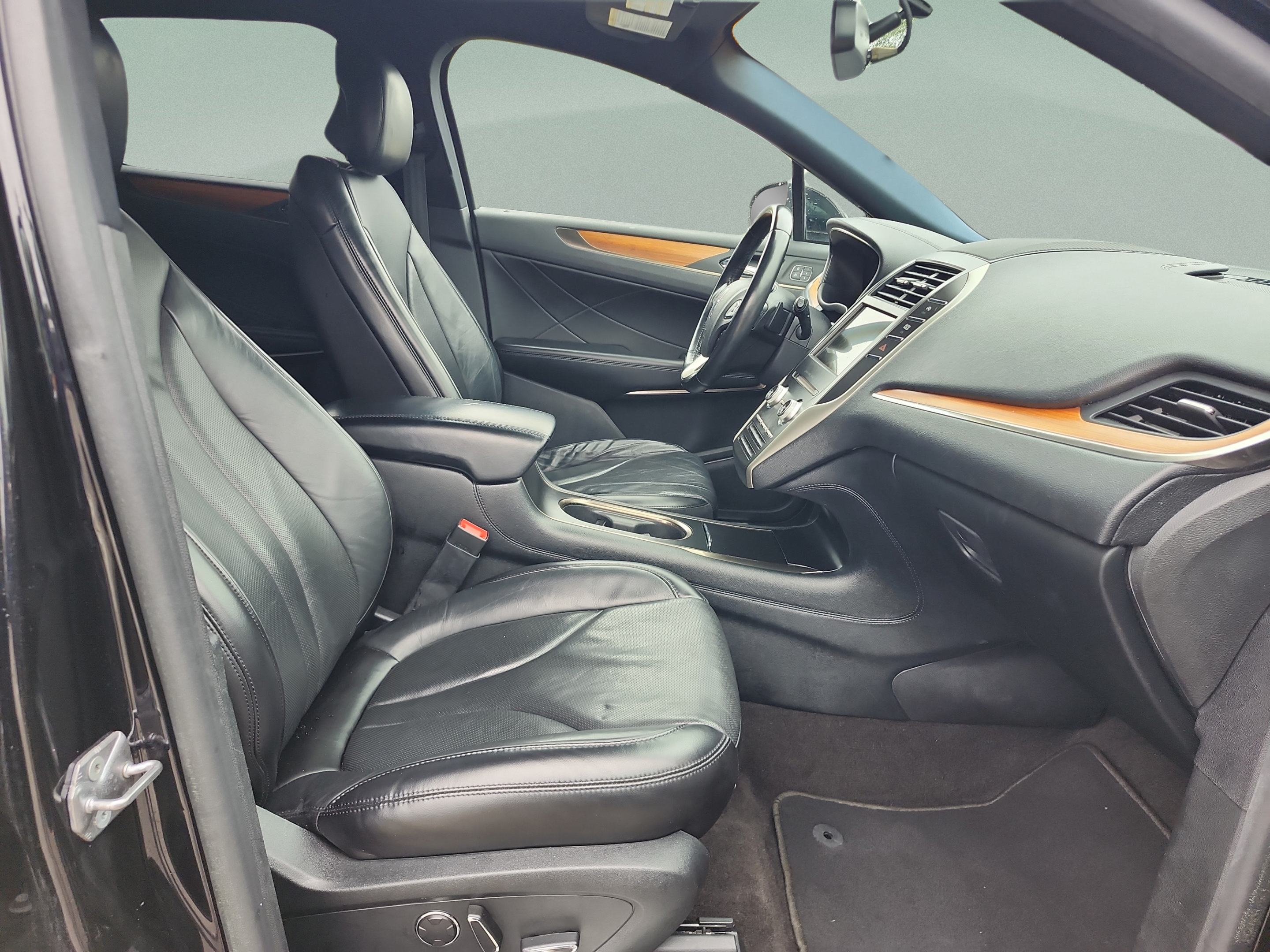 Used 2019 Lincoln MKC Reserve FWD image 18