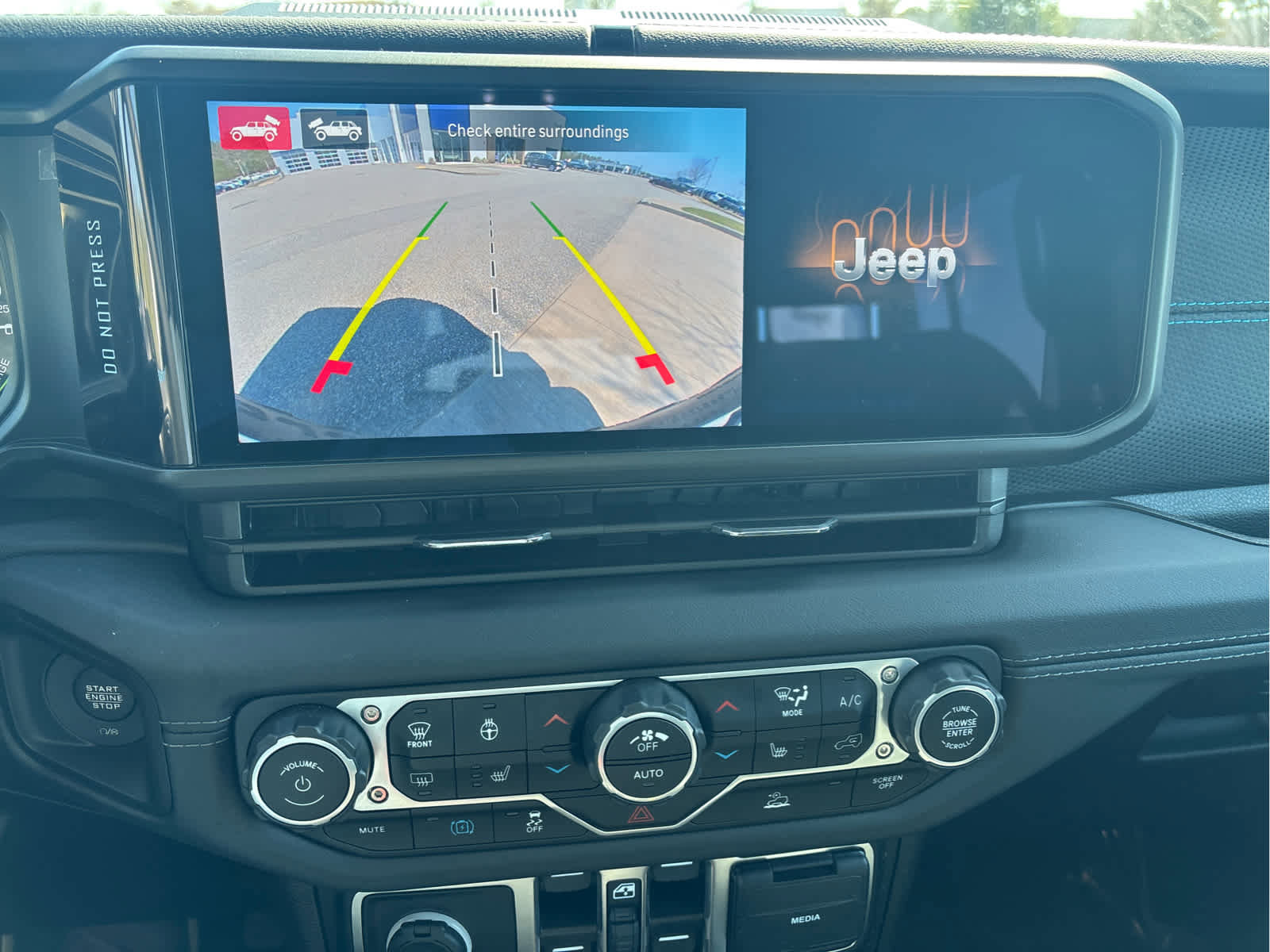 Used 2024 Jeep Wrangler Unlimited Rubicon 4xe w/ Technology Group image 16