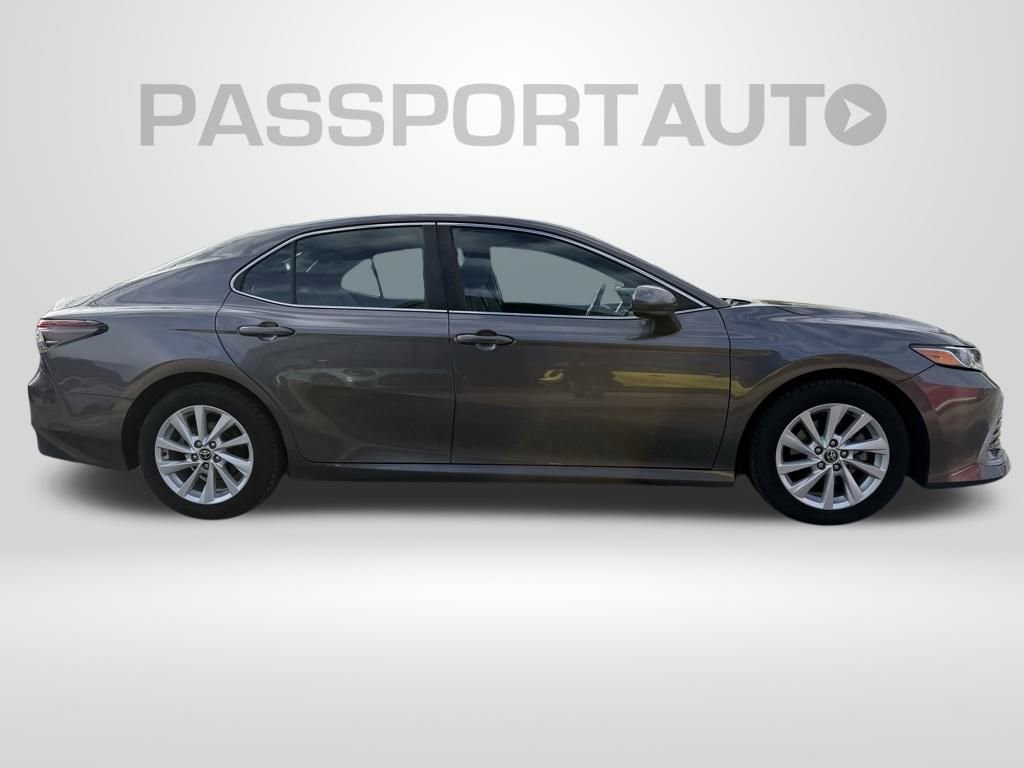 Used 2022 Toyota Camry LE image 7