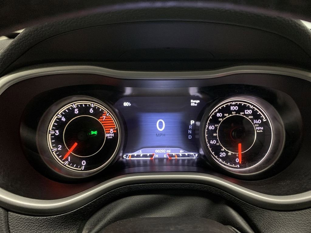 Used 2018 Jeep Cherokee Trailhawk w/ Cold Weather Group AWD/4WD image 29