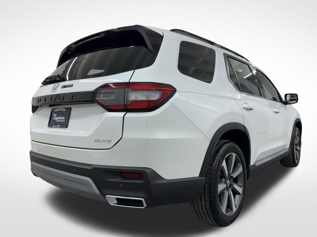 Used 2025 Honda Pilot Elite image 3