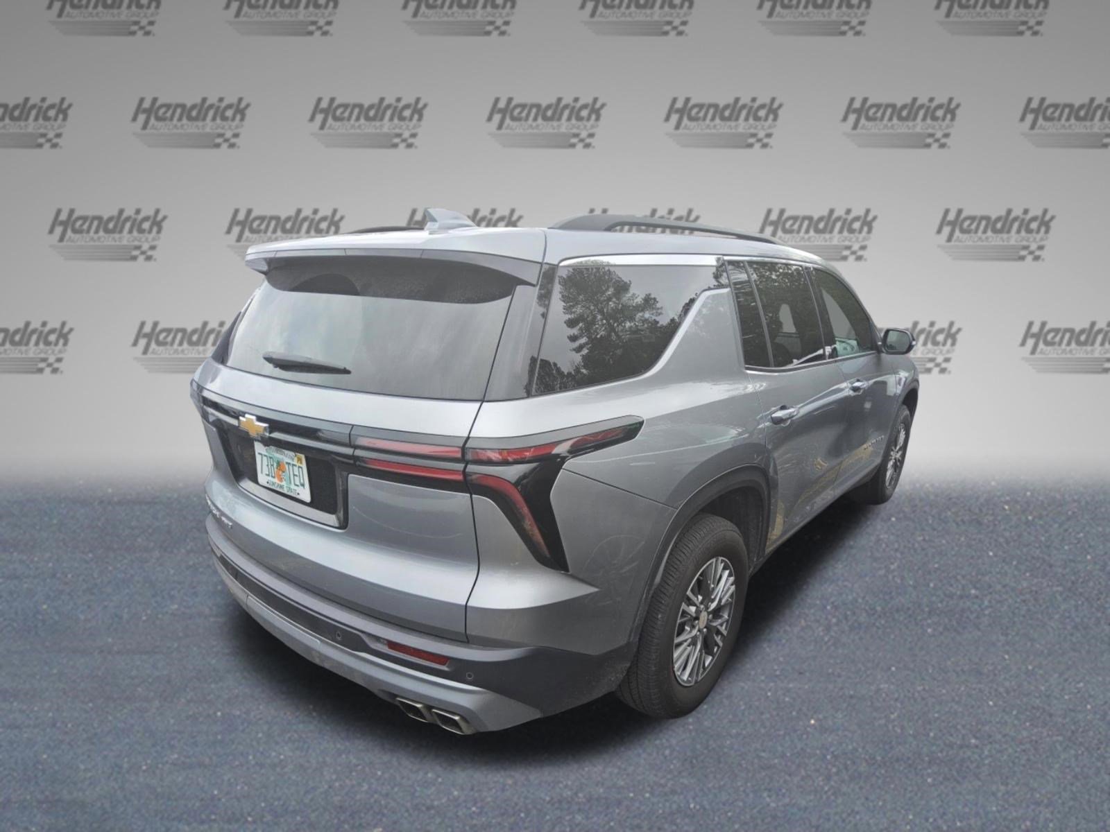 Used 2025 Chevrolet Traverse LT AWD/4WD image 5