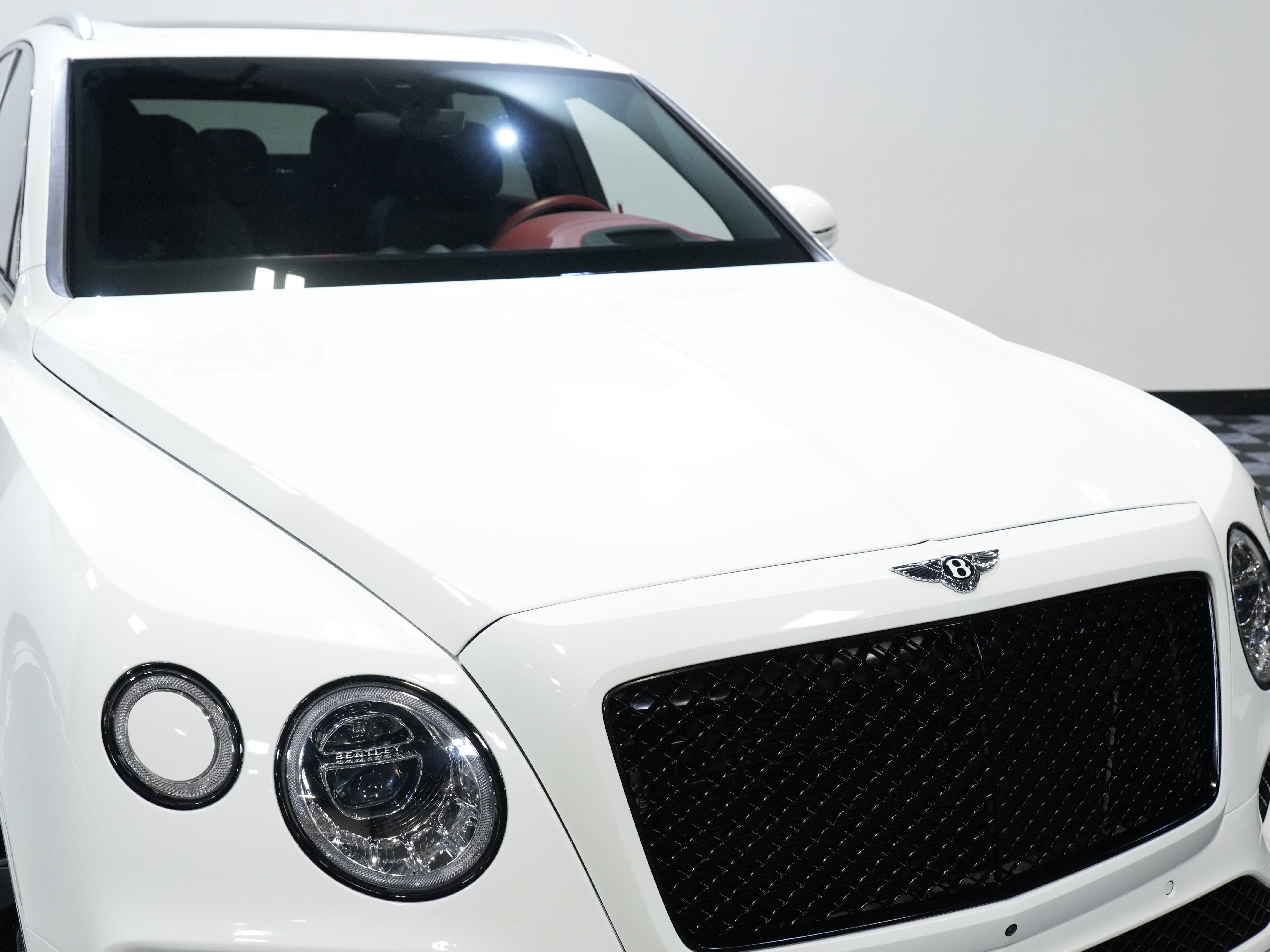 Used 2018 Bentley Bentayga AWD/4WD image 13