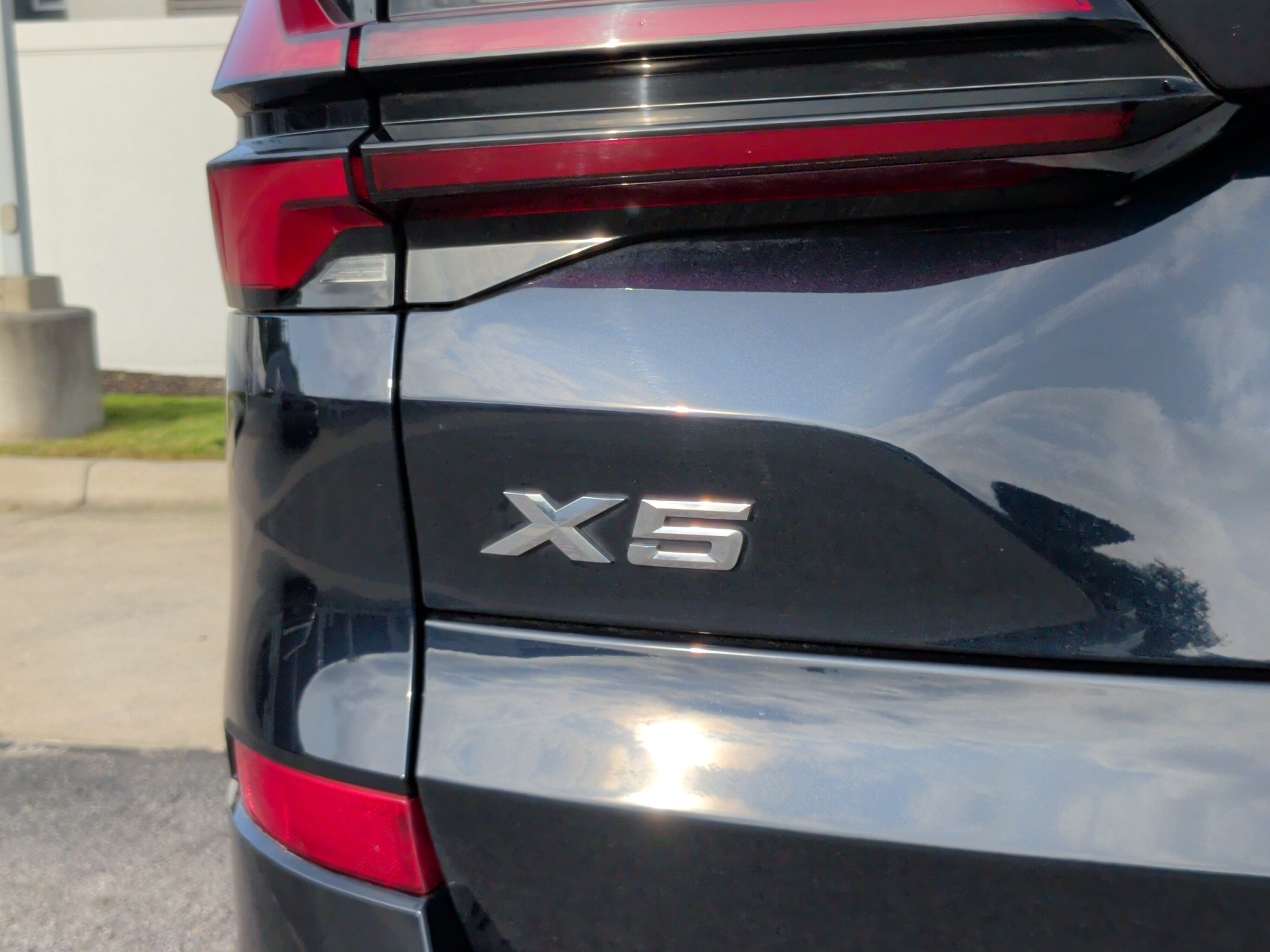 Used 2024 BMW X5 xDrive50e w/ Executive Package AWD/4WD image 12