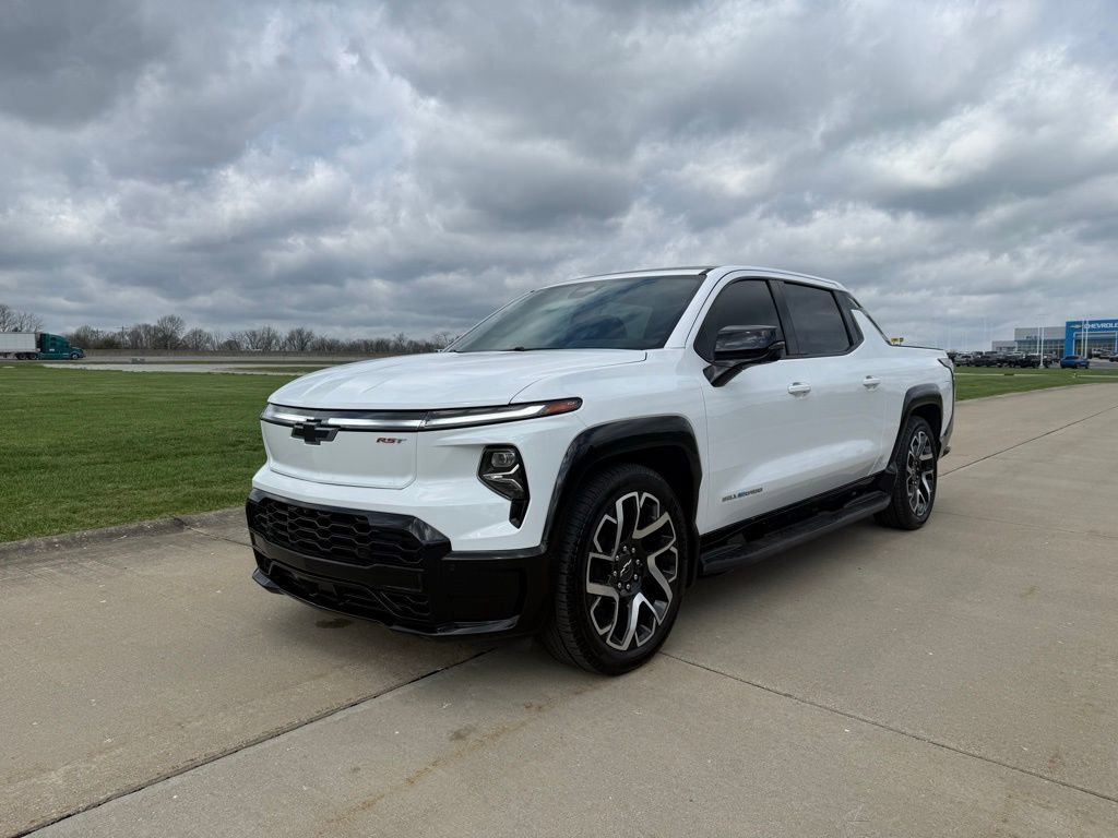 Used 2024 Chevrolet Silverado EV RST image 10