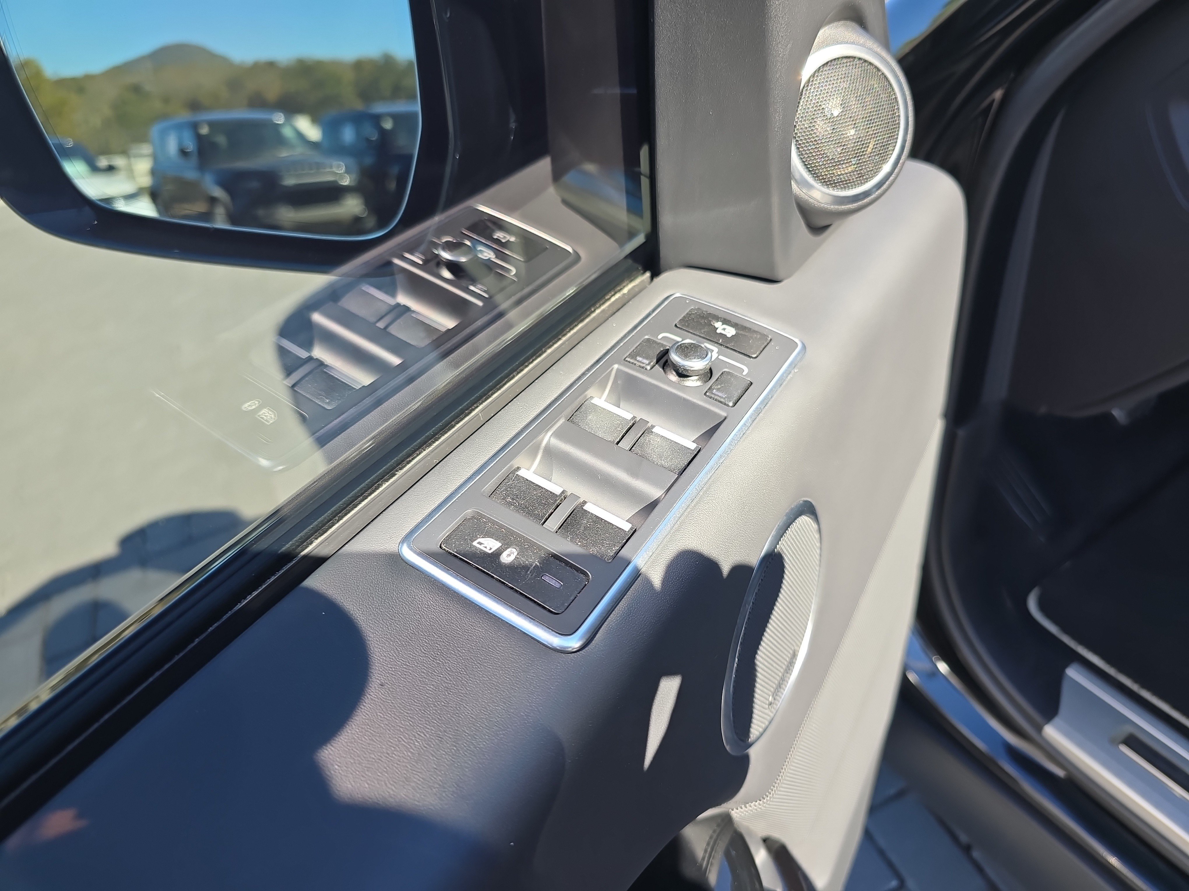 Used 2014 Land Rover Range Rover Autobiography AWD/4WD image 19