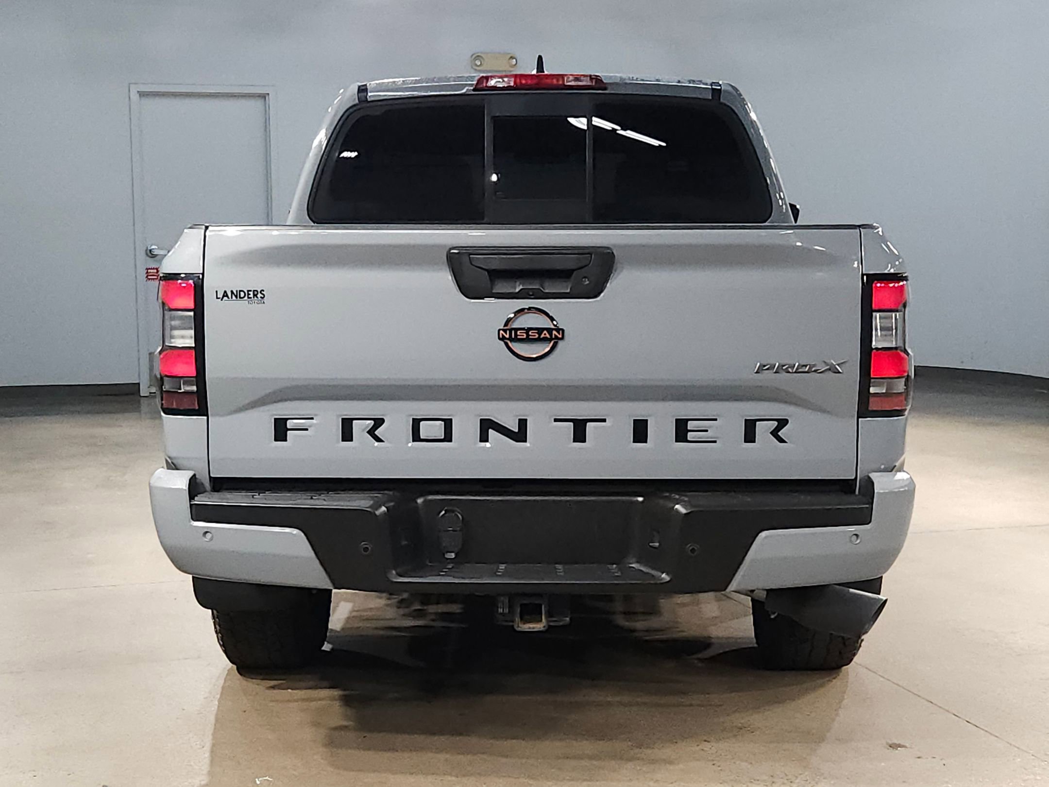 Used 2022 Nissan Frontier Pro-X RWD image 6