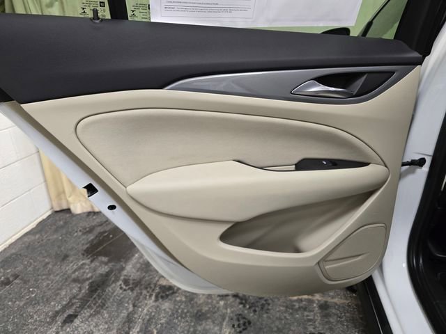 Used 2018 Buick Regal Preferred w/ Sights and Sounds Package AWD/4WD image 25