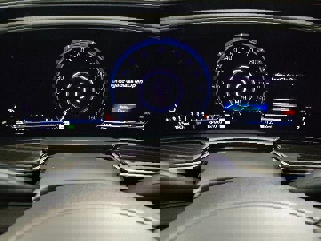 Certified 2022 Cadillac Escalade Premium Luxury image 17