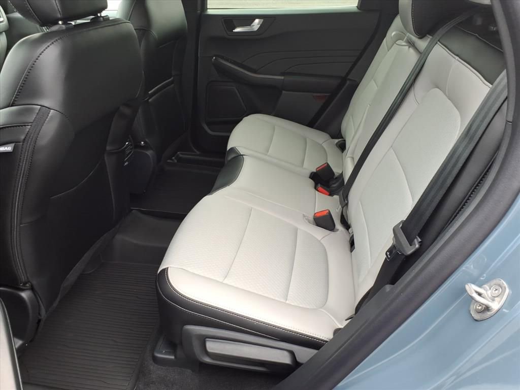 New 2025 Ford Escape SE image 5