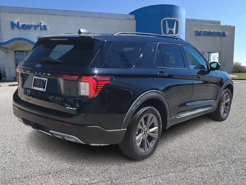 Used 2025 Ford Explorer Active w/ Active Comfort Package AWD/4WD image 4