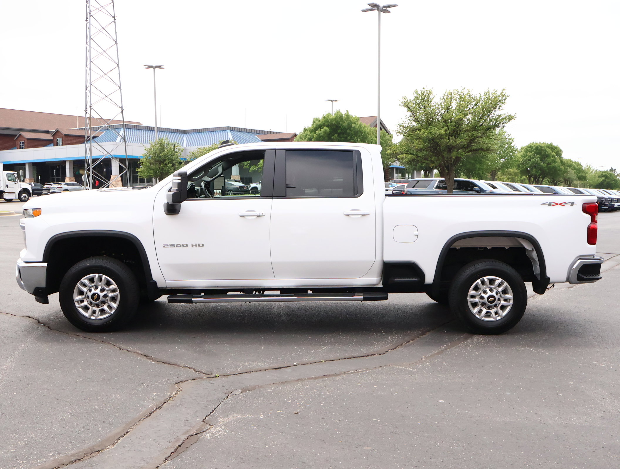 Used 2025 Chevrolet Silverado 2500 LT w/ Convenience Package AWD/4WD image 31