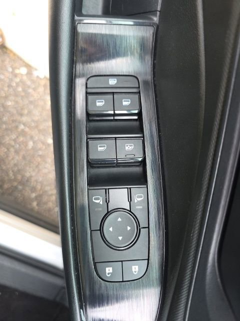 Used 2024 Nissan Rogue S image 11