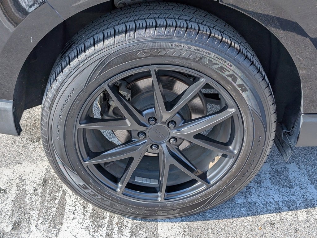 Used 2017 Ford Edge Titanium w/ Technology Package image 31