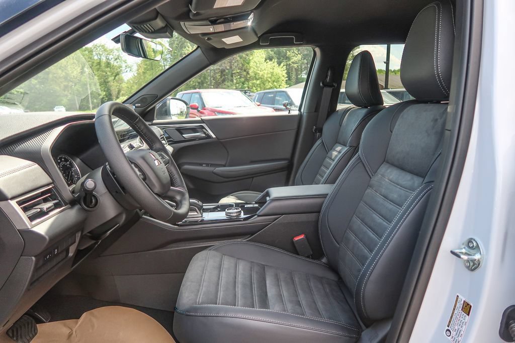 New 2026 Mitsubishi Outlander LE AWD/4WD image 25