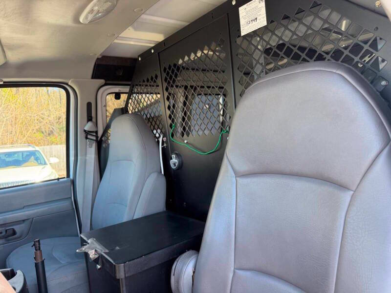 Used 2007 Ford E-250 and Econoline 250 RWD image 9