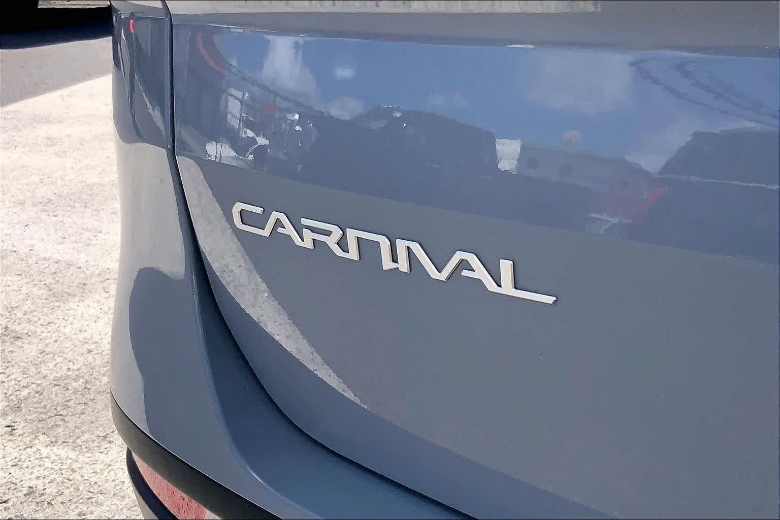 Used 2024 Kia Carnival SX FWD image 7