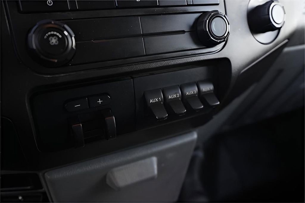 Used 2013 Ford F450 XL w/ Snow Plow Prep Pkg image 21