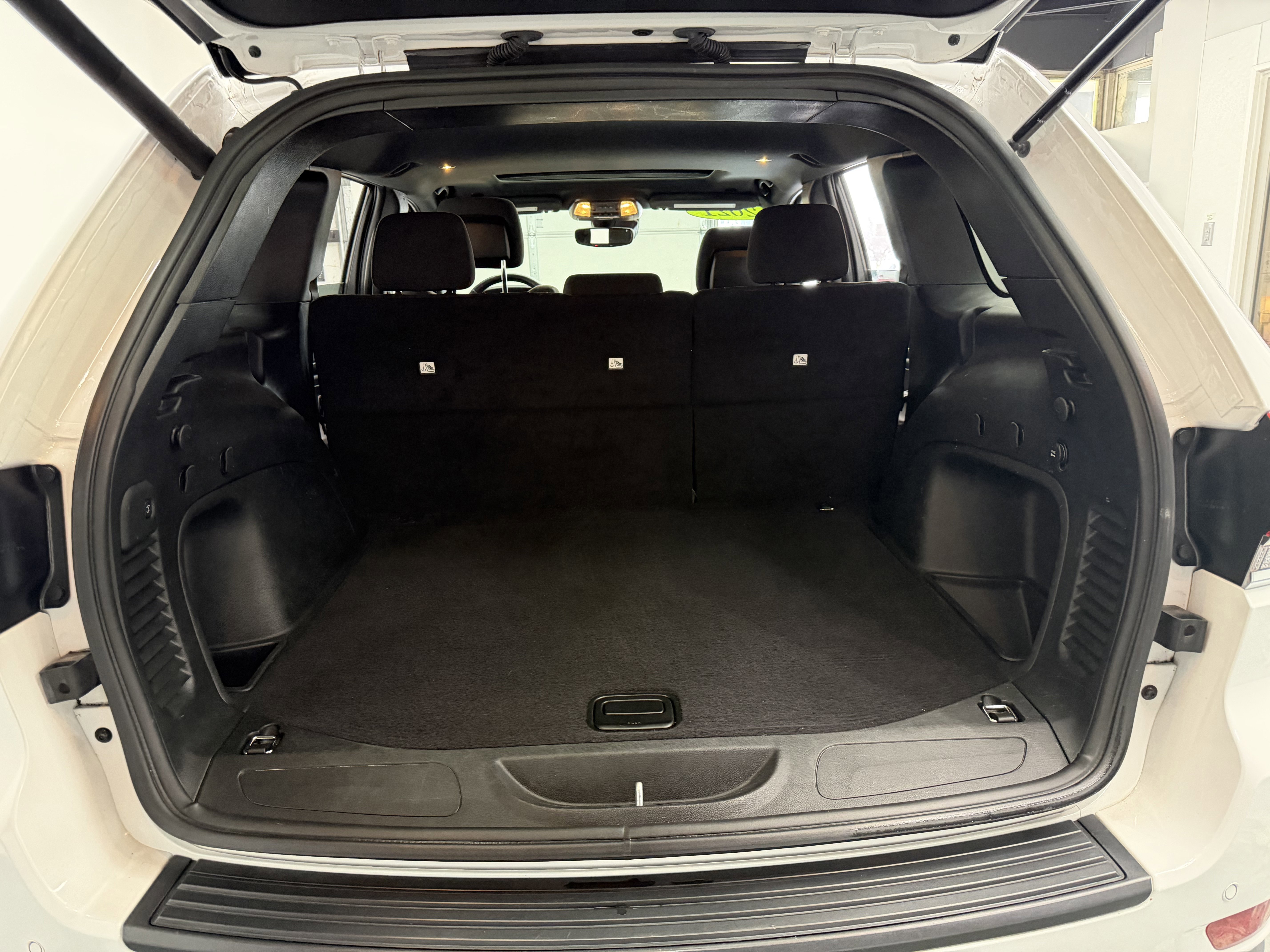 Used 2021 Jeep Grand Cherokee Laredo image 10