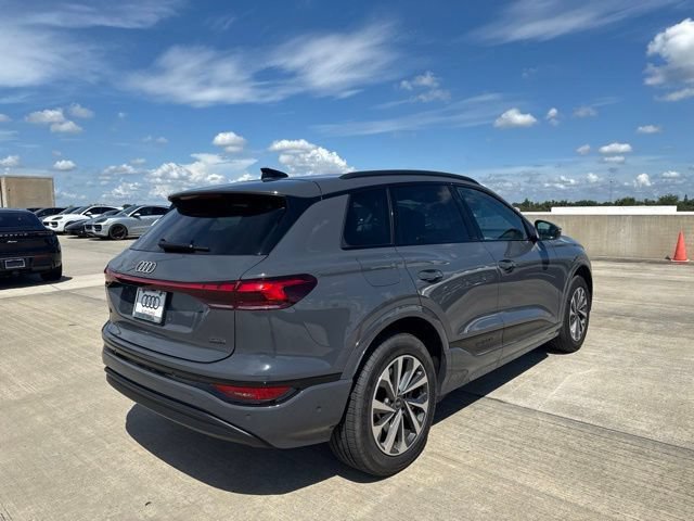 Used 2025 Audi Q6 e-tron Premium Plus w/ Premium Plus AWD/4WD image 3