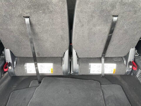 Used 2017 Ford Explorer XLT image 7