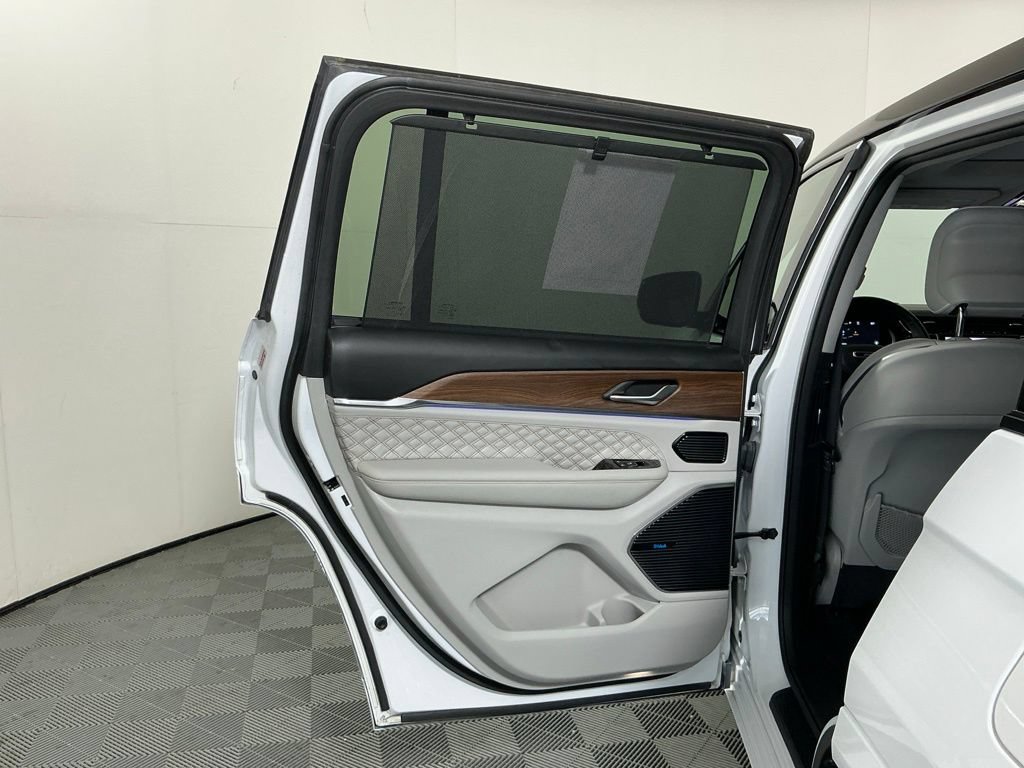 Used 2023 Jeep Grand Cherokee L Summit w/ Advanced Protech Group IV RWD image 23
