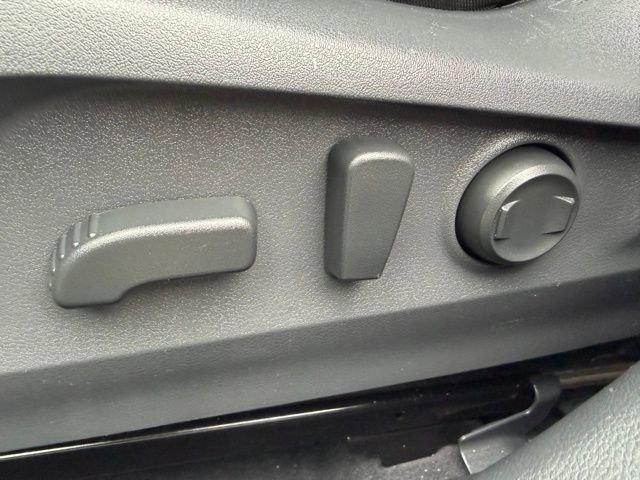 Used 2025 Subaru Outback Premium image 19