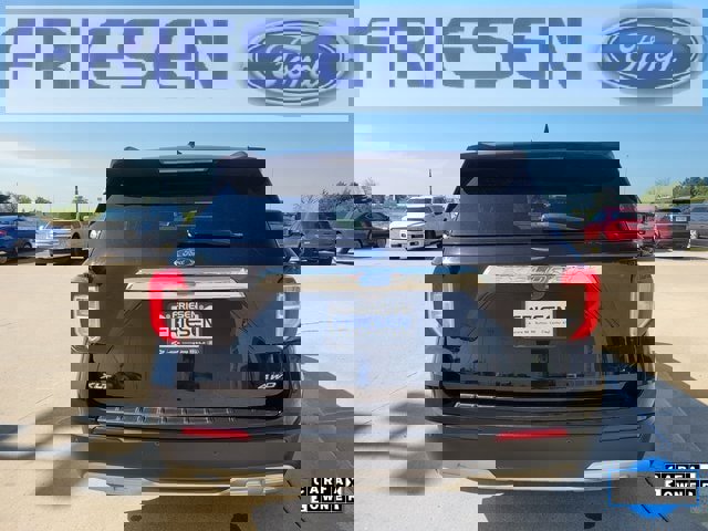 Used 2022 Ford Explorer XLT w/ Equipment Group 202A image 6