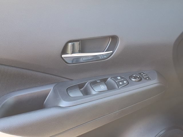 Used 2024 Nissan Kicks SV w/ Interior Electronics Package FWD image 12