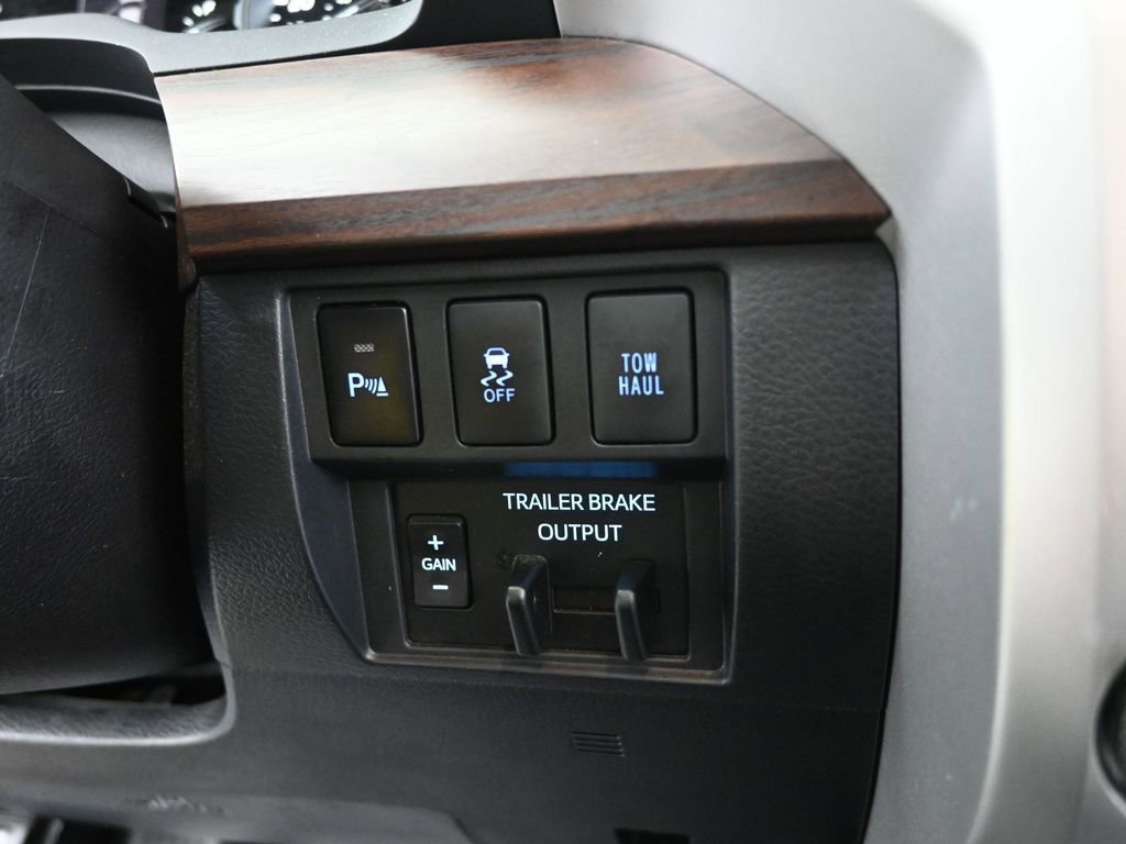 Used 2018 Toyota Tundra Limited image 25