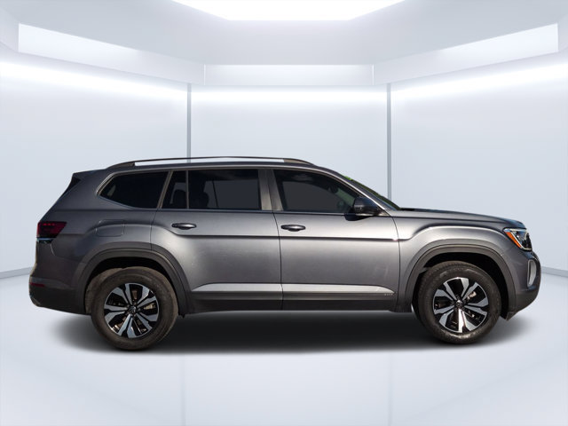 Used 2024 Volkswagen Atlas SE FWD image 2
