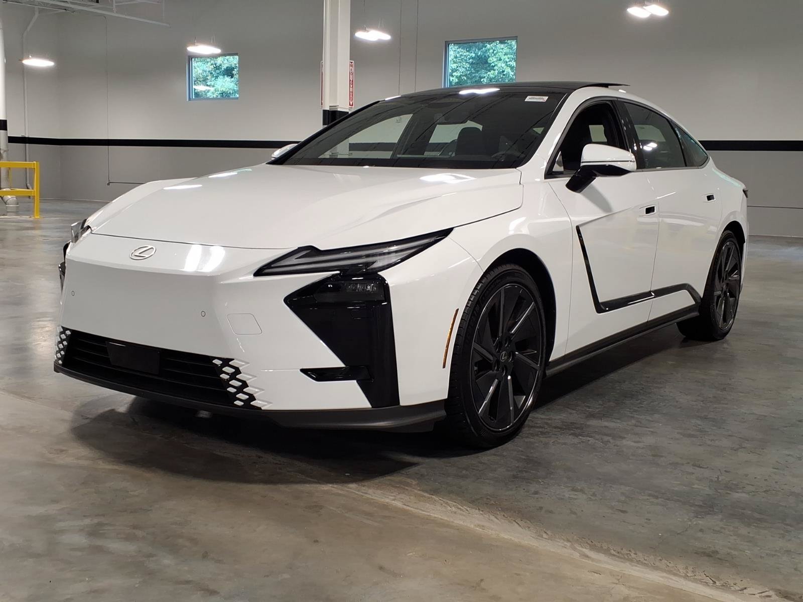 New 2026 Lexus ES 500e AWD/4WD image 3