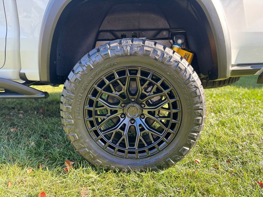 New 2026 Chevrolet Colorado ZR2 w/ Technology Package image 16