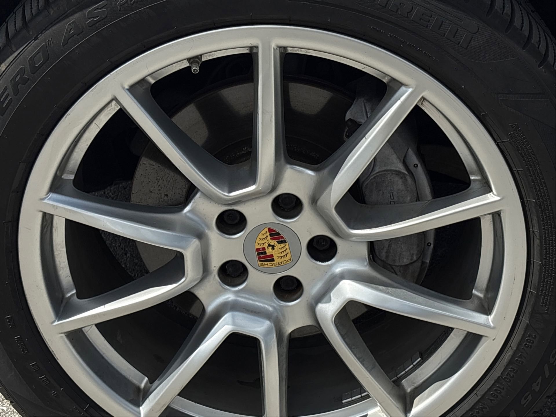 Used 2018 Porsche Macan w/ Premium Package Plus image 13