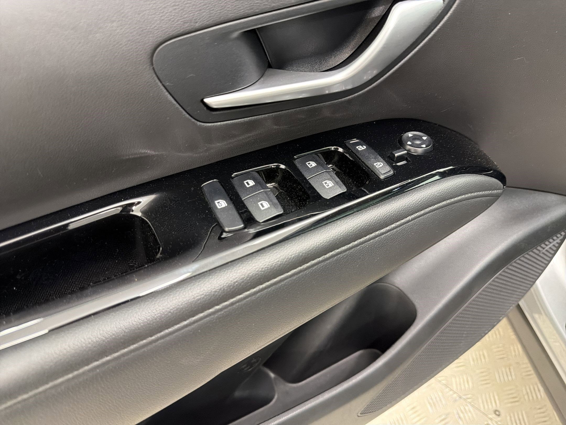 Used 2023 Hyundai Tucson Limited FWD image 12
