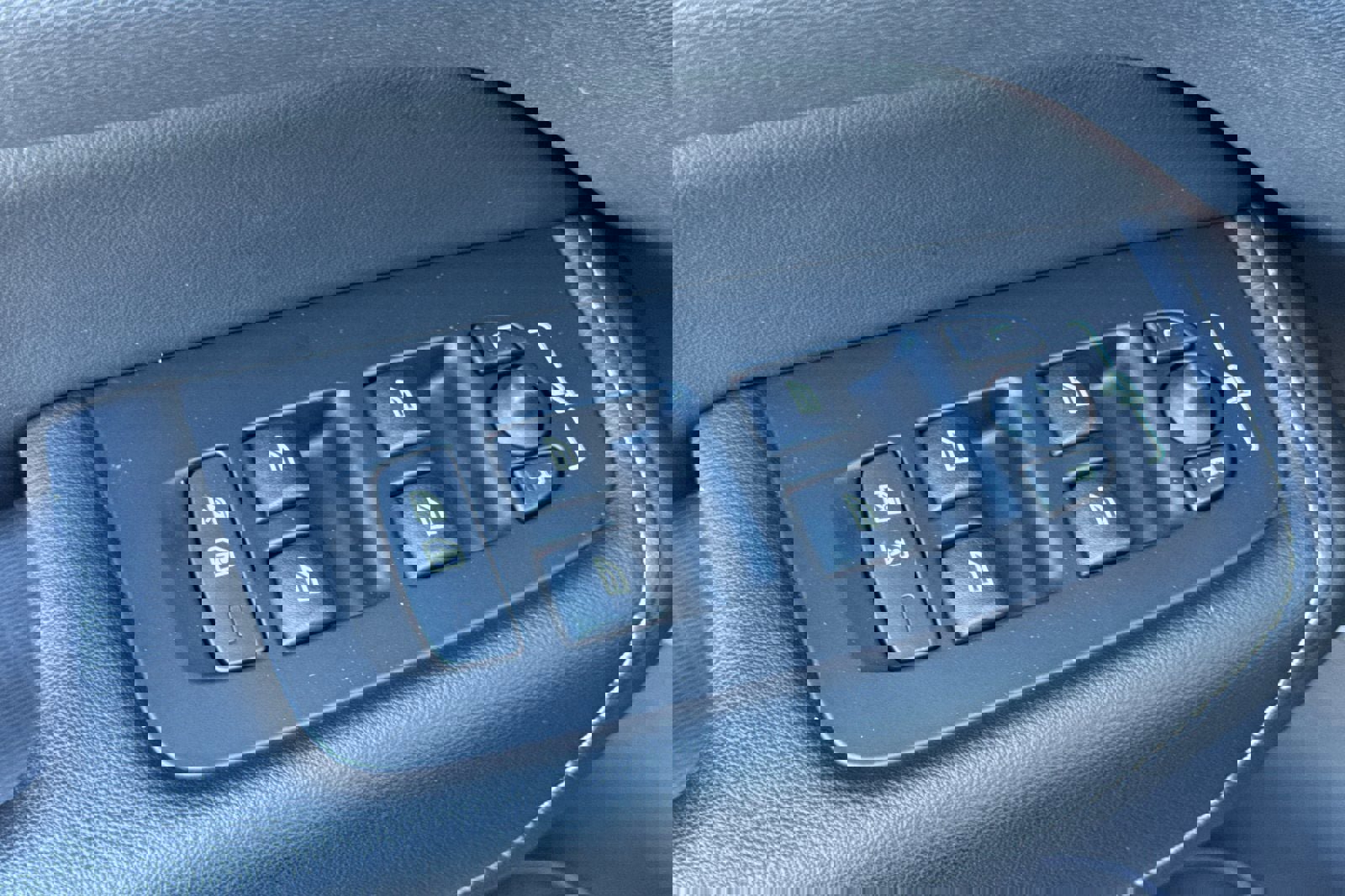 Certified 2023 Volvo XC60 T8 Ultimate image 16