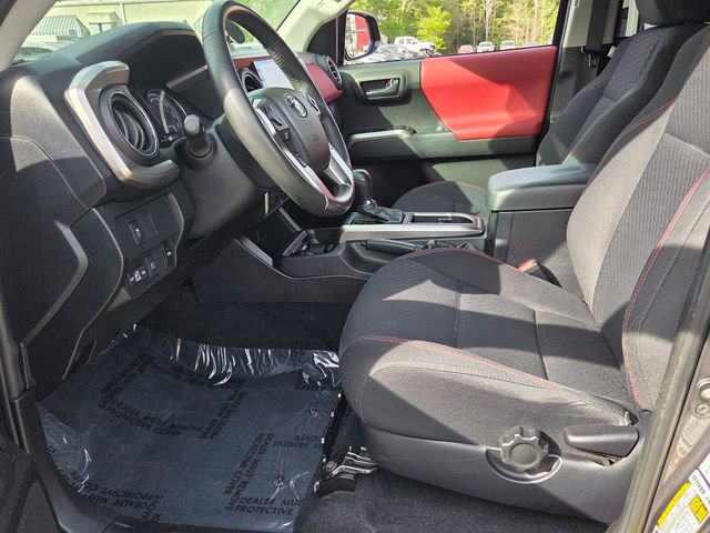 Used 2021 Toyota Tacoma SR5 w/ SR5 Appearance Package (SM) image 10