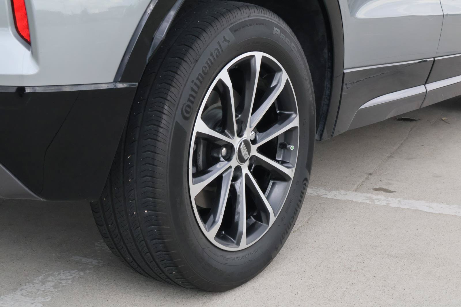Certified 2024 Cadillac XT4 Sport FWD image 12