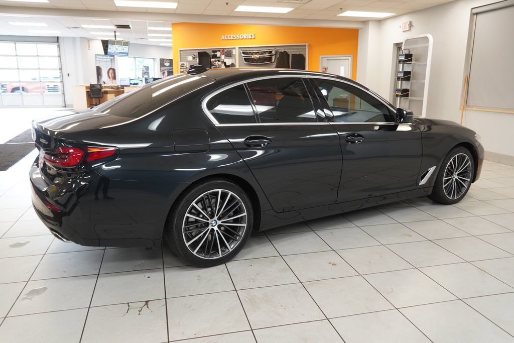 Used 2021 BMW 530e xDrive w/ Parking Assistance Package AWD/4WD image 13
