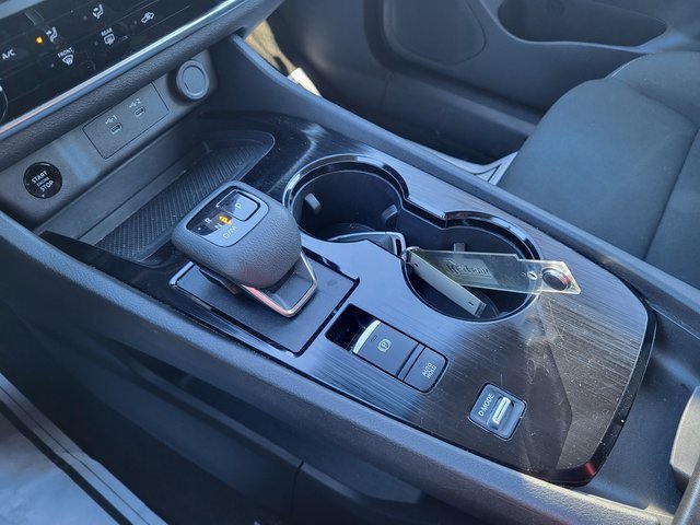 Used 2024 Nissan Rogue S image 19
