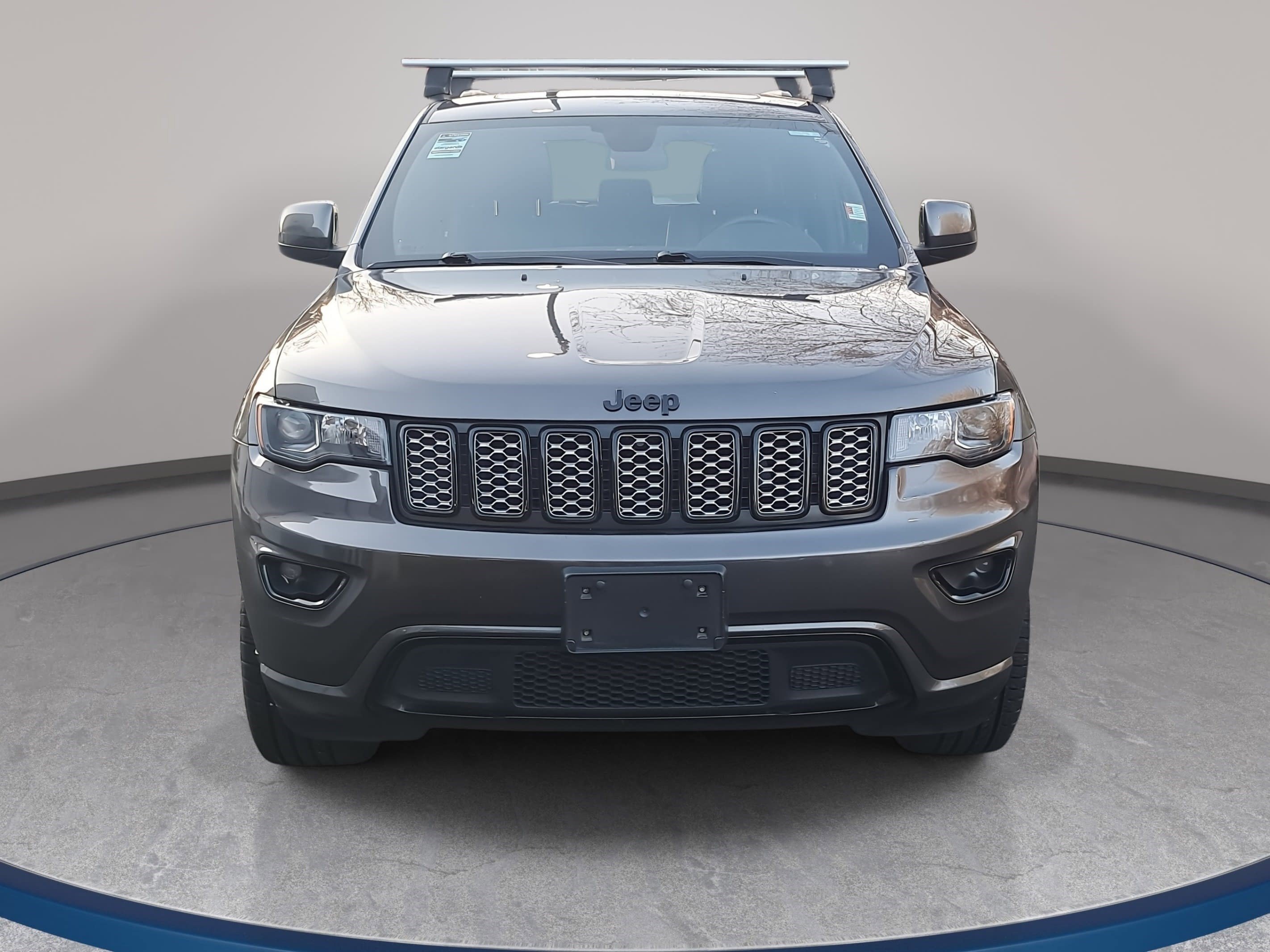 Used 2019 Jeep Grand Cherokee Altitude image 2