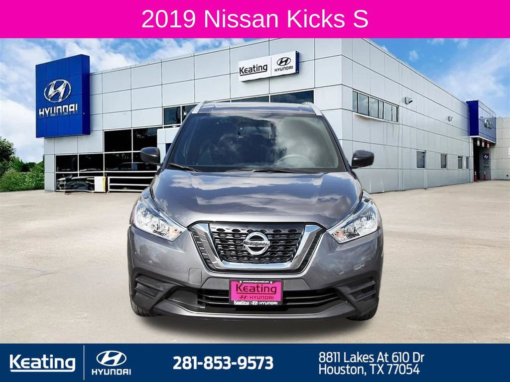 Used 2019 Nissan Kicks S image 2