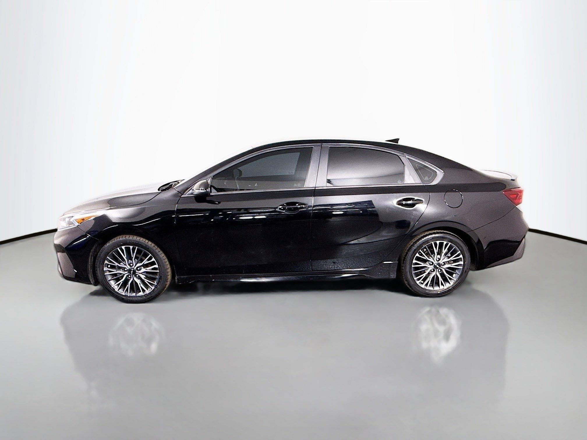 Used 2024 Kia Forte GT-Line image 6