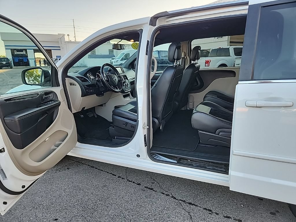 Used 2017 Dodge Grand Caravan SXT FWD image 8